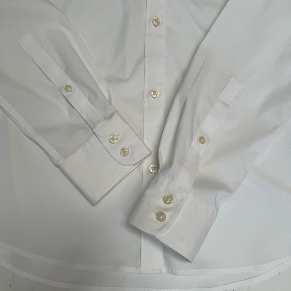 White Button Down Untuckit Collared Shirt, Size 2 - image 3